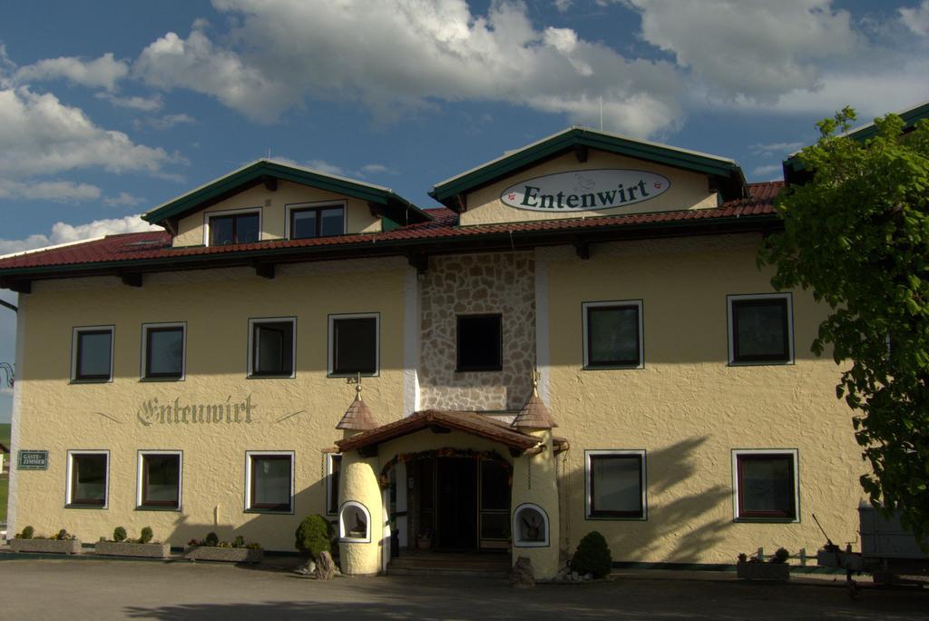 Landgasthof Entenwirt Tarsdorf Exteriör bild